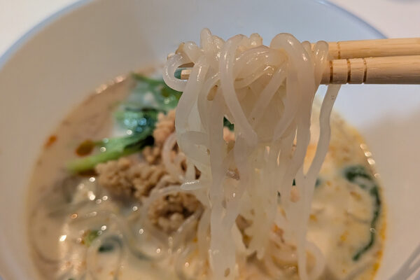【1人分300kcal】しらたき担々風スープ|乾煎りすれば麺になる